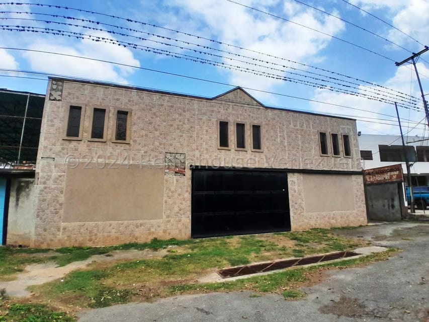 Comercial (Galpon - Deposito) en Venta en Zona Industrial, Aragua