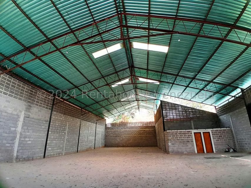 Comercial (Galpon - Deposito) en Venta en Zona Industrial, Aragua - 3
