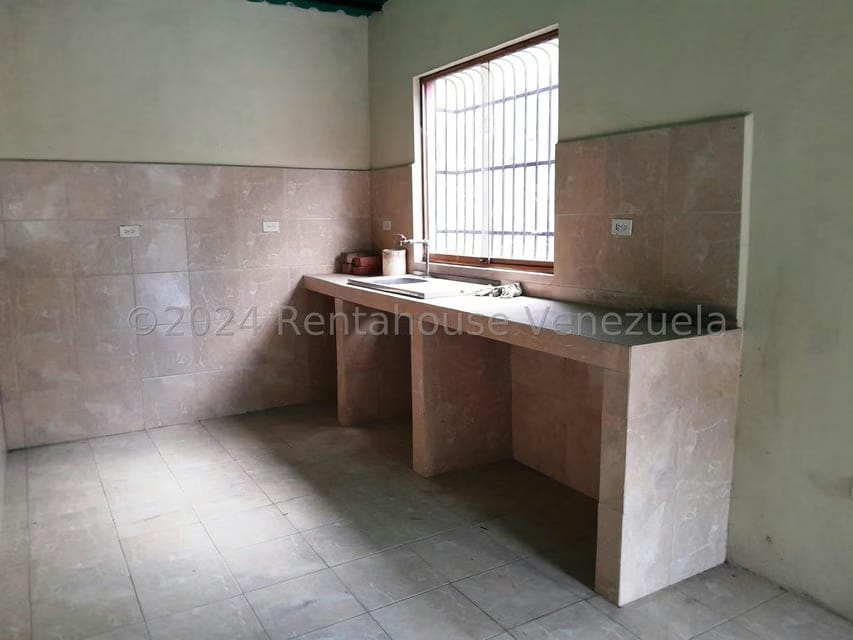 Comercial (Galpon - Deposito) en Venta en Zona Industrial, Aragua - 28