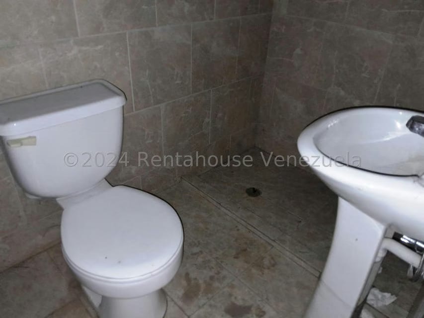 Comercial (Galpon - Deposito) en Venta en Zona Industrial, Aragua - 10