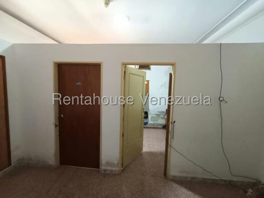 Casa (1 Nivel) en Venta en La Florida, Distrito Metropolitano - 27