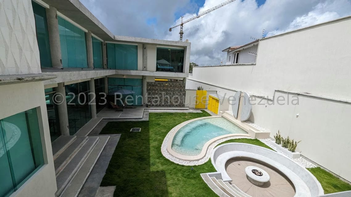 Casa (Duplex) en Venta en Loma Linda, Distrito Metropolitano - 25