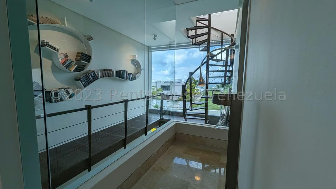 Casa (Duplex) en Venta en Loma Linda, Distrito Metropolitano - 42