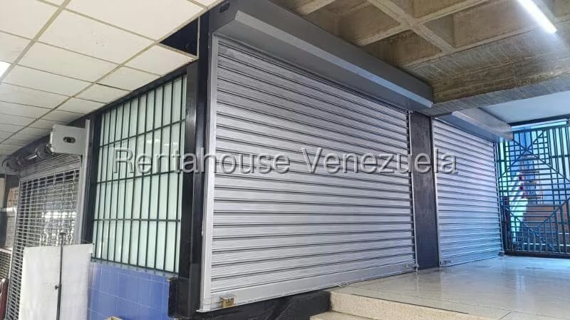 Comercial (Local Comercial) en Venta en Caricuao, Distrito Metropolitano - 3