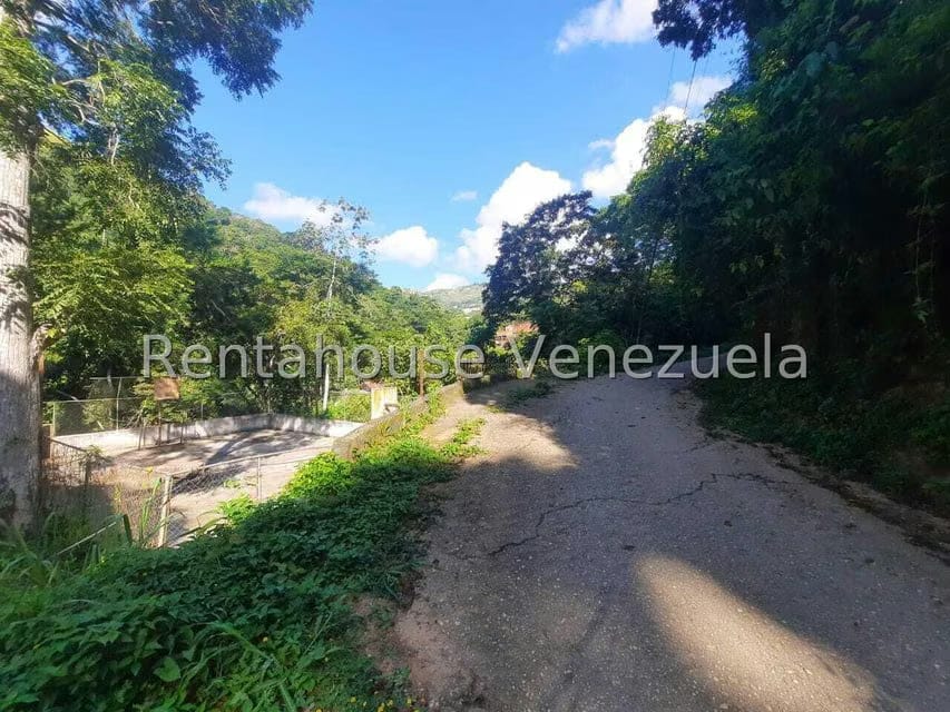 Terreno (Residencial) en Venta en Los Robles, Distrito Metropolitano - 6