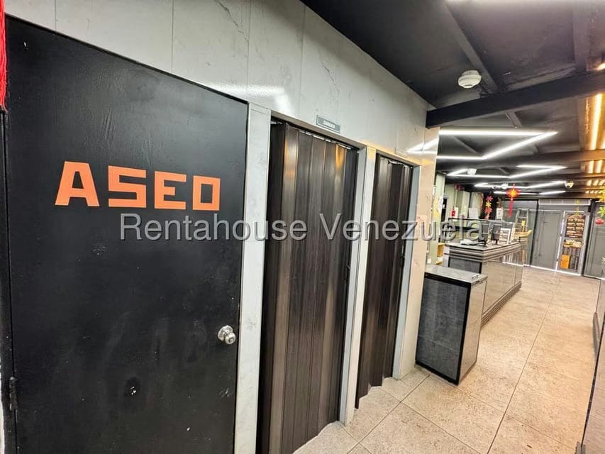 Comercial (Local Comercial) en Venta en La Florida, Distrito Metropolitano - 11