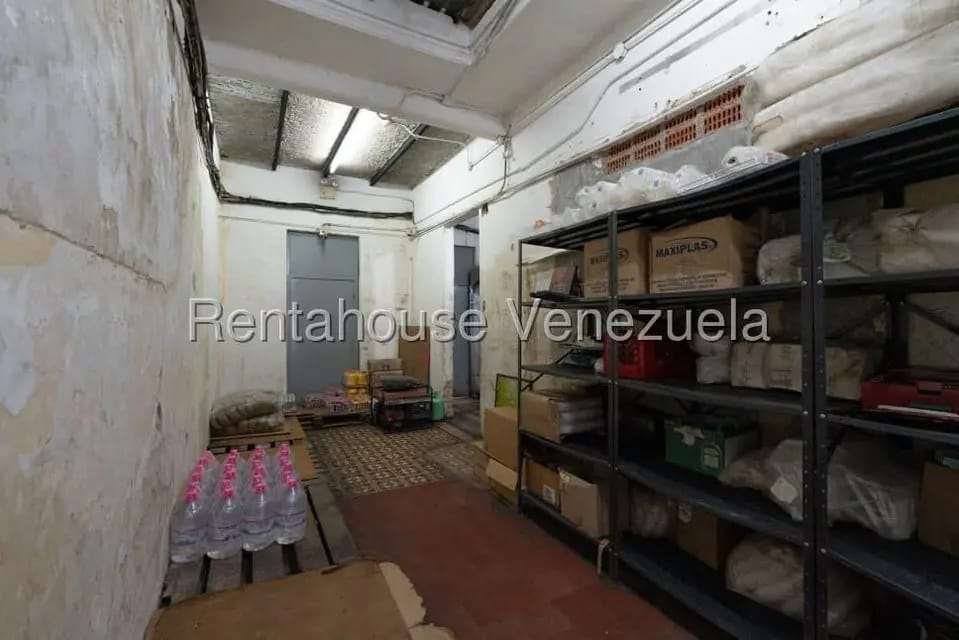 Comercial (Local Comercial) en Alquiler en Parroquia Catedral, Distrito Metropolitano - 11