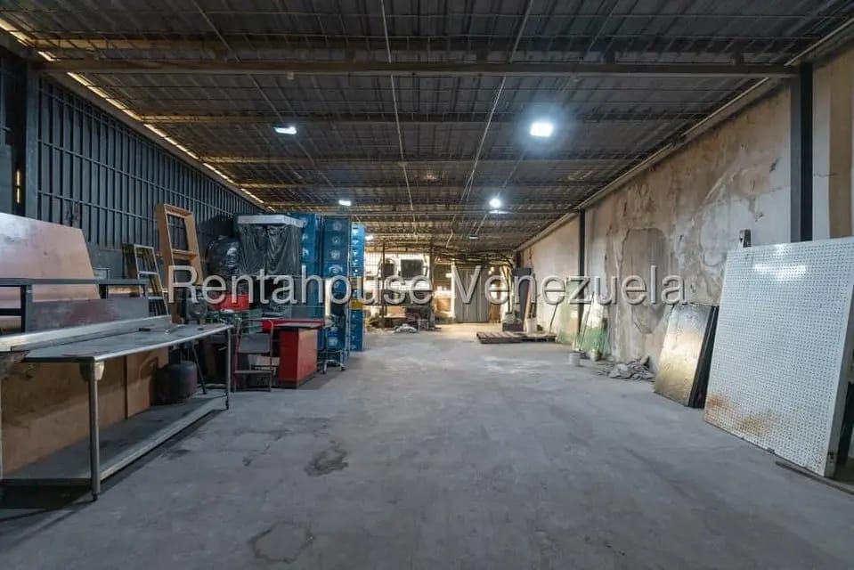 Comercial (Local Comercial) en Alquiler en Parroquia Catedral, Distrito Metropolitano - 17