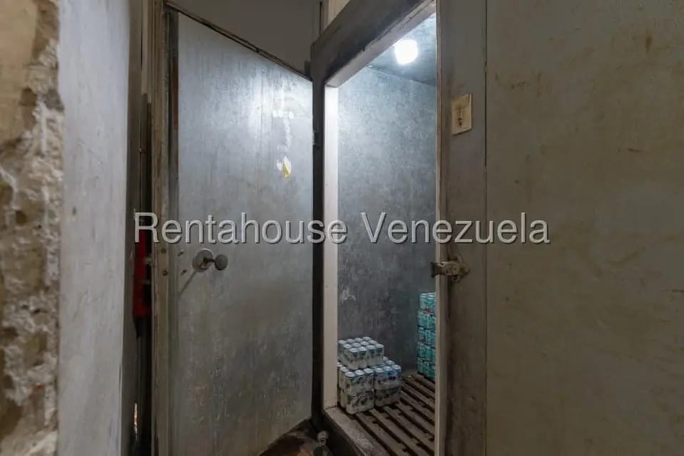 Comercial (Local Comercial) en Alquiler en Parroquia Catedral, Distrito Metropolitano - 19