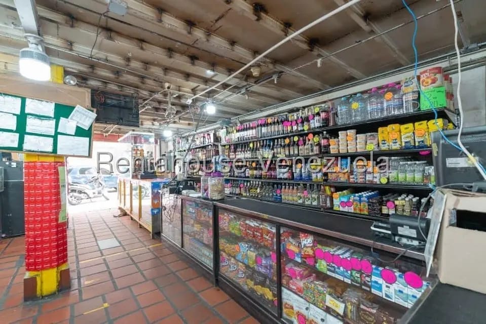 Comercial (Local Comercial) en Alquiler en Parroquia Catedral, Distrito Metropolitano - 9