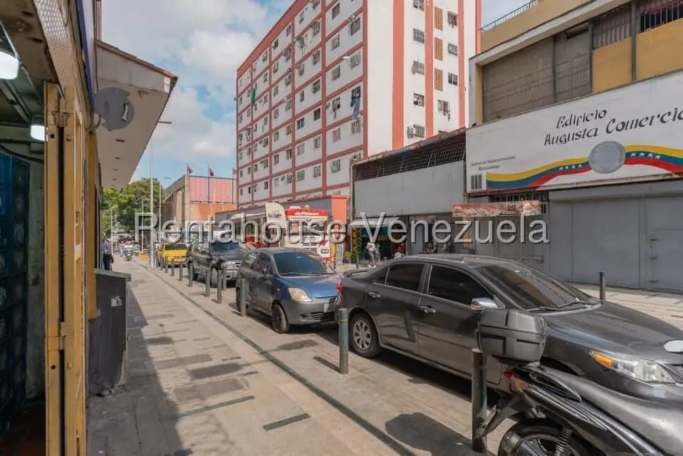 Comercial (Local Comercial) en Alquiler en Parroquia Catedral, Distrito Metropolitano - 10