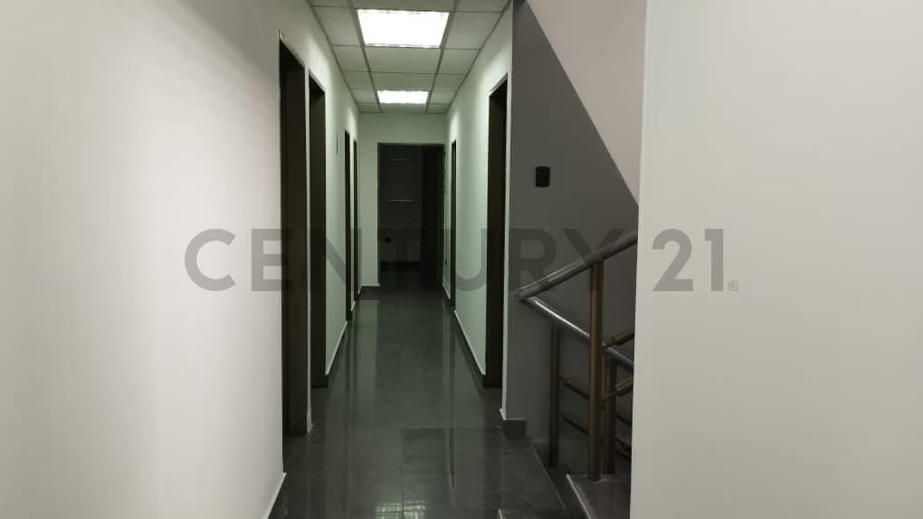 Edificio comercial en alquiler. Los Chorros , Caracas. - 14
