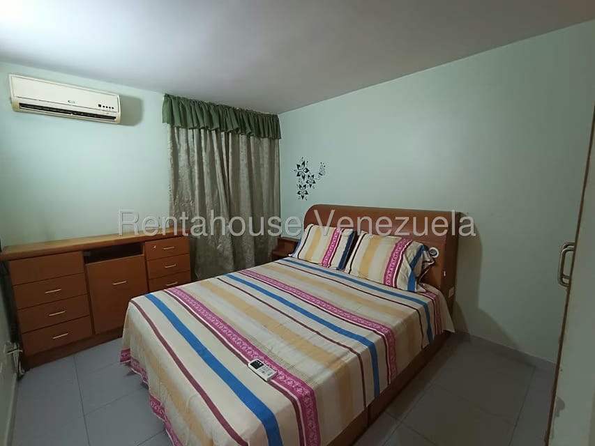 Apartamento (1 Nivel) en Alquiler en Sector San Pedro, Miranda - 12