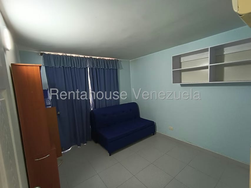 Apartamento (1 Nivel) en Alquiler en Sector San Pedro, Miranda - 16