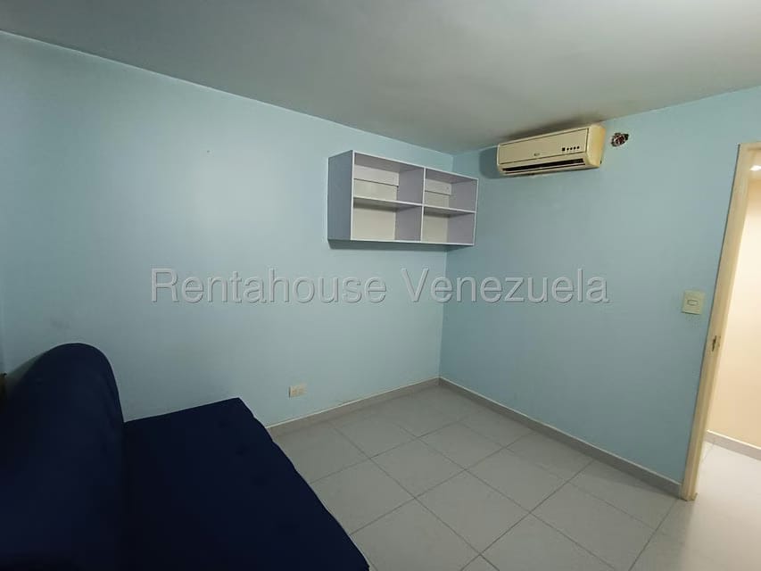 Apartamento (1 Nivel) en Alquiler en Sector San Pedro, Miranda - 17