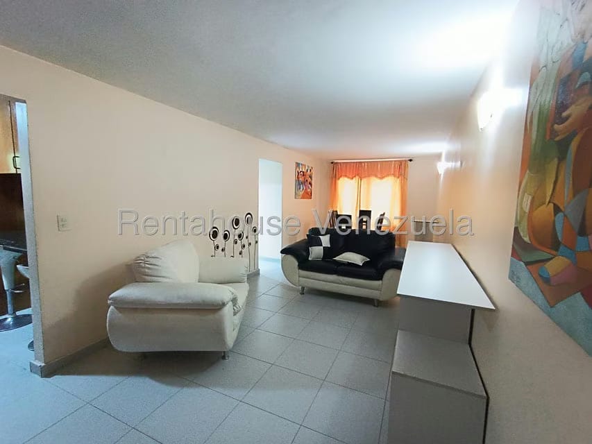 Apartamento (1 Nivel) en Alquiler en Sector San Pedro, Miranda - 3