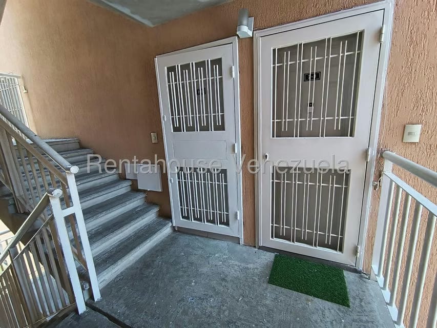 Apartamento (1 Nivel) en Alquiler en Sector San Pedro, Miranda - 22