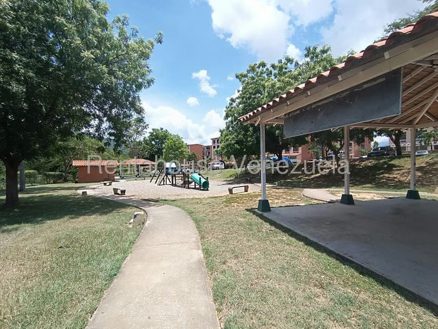 Apartamento (1 Nivel) en Alquiler en Sector San Pedro, Miranda - 27