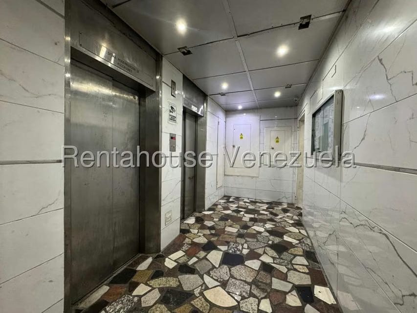 Apartamento (1 Nivel) en Venta en Parroquia Altagracia, Distrito Metropolitano - 4