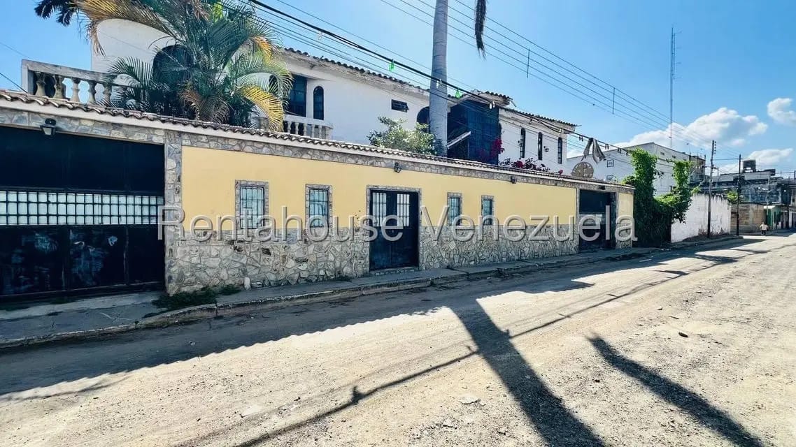 Casa (1 Nivel) en Venta en Centro, Aragua - 39