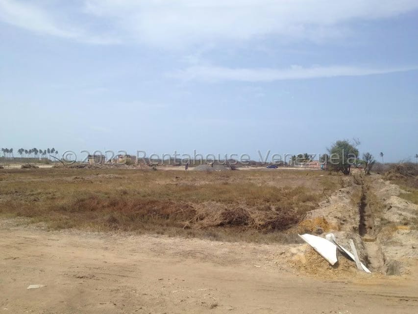 Terreno (Comercial) en Venta en Playa Norte, Falcon - 3