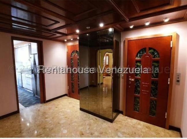 Apartamento (1 Nivel) en Venta en El Rosal, Distrito Metropolitano - 2