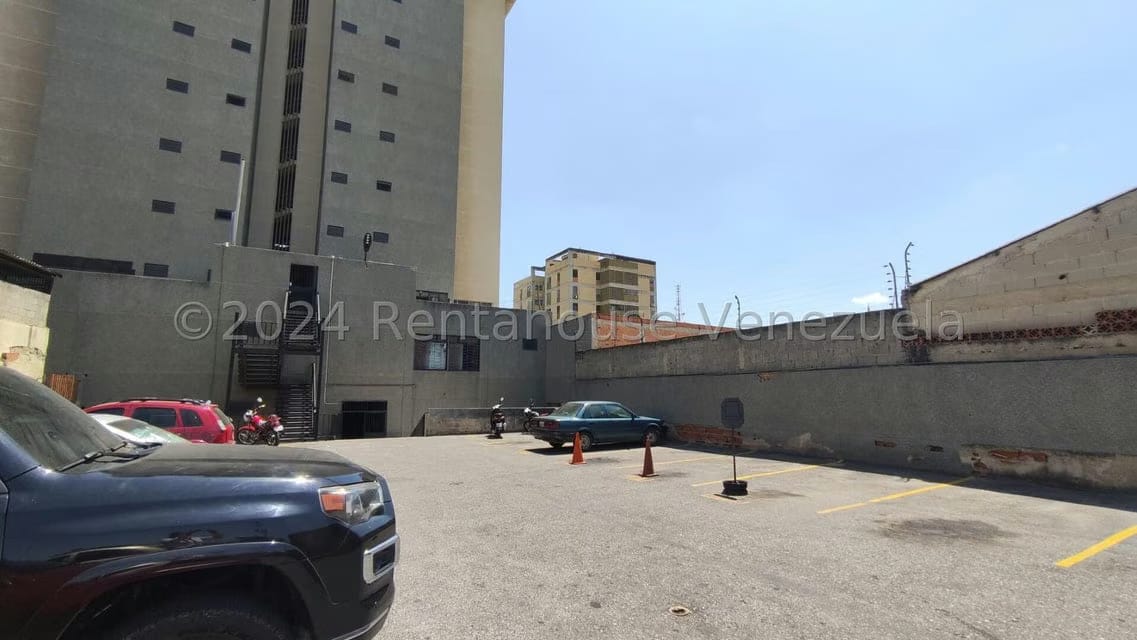 Comercial (Oficina) en Venta en Centro, Lara - 32