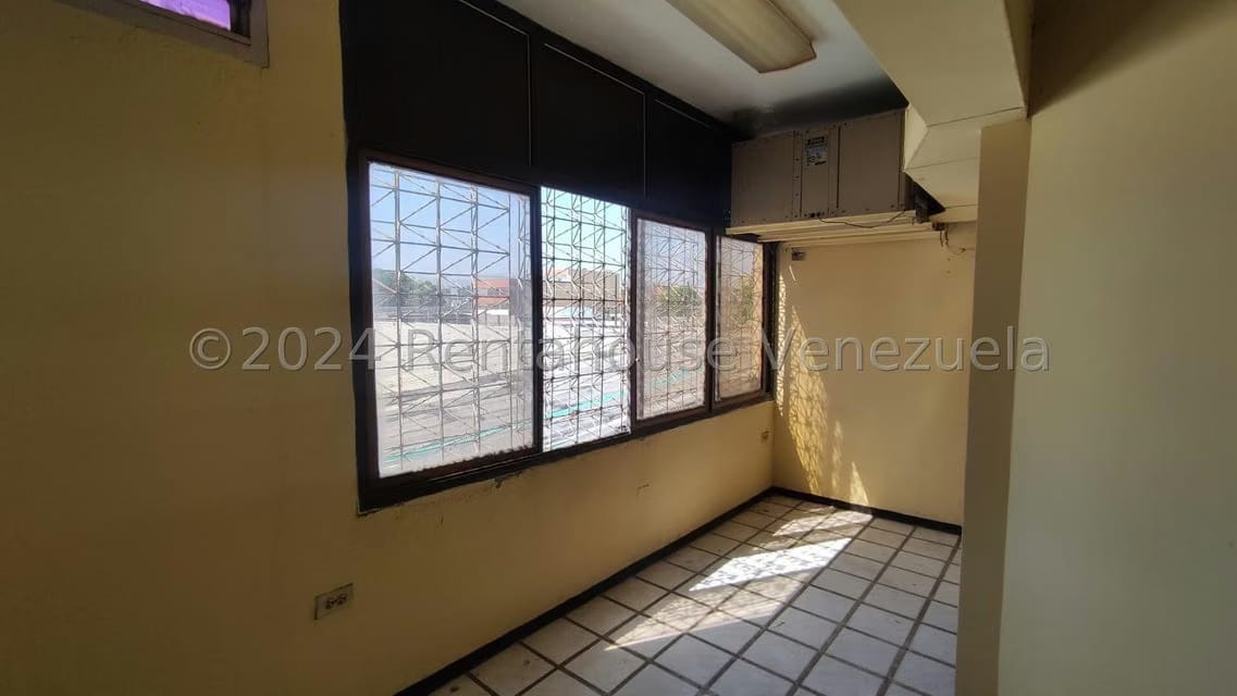 Comercial (Oficina) en Venta en Centro, Lara - 8