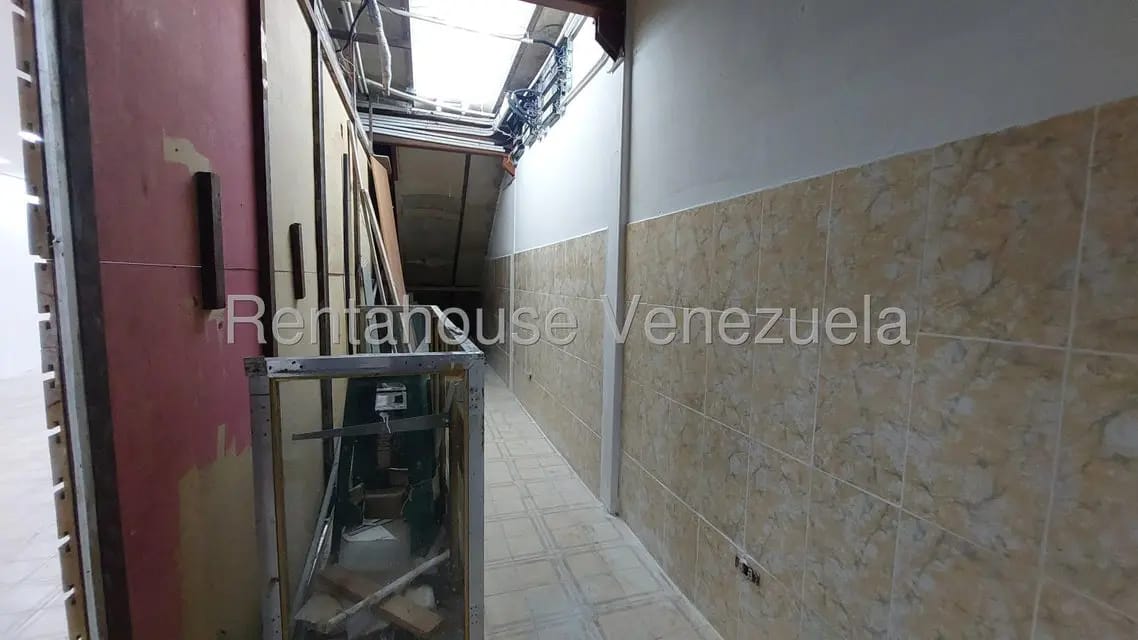 Comercial (Galpon - Deposito) en Alquiler en Parroquia Santa Rosalia, Distrito Metropolitano - 11