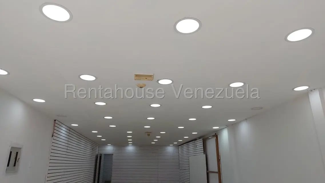Comercial (Galpon - Deposito) en Alquiler en Parroquia Santa Rosalia, Distrito Metropolitano - 3