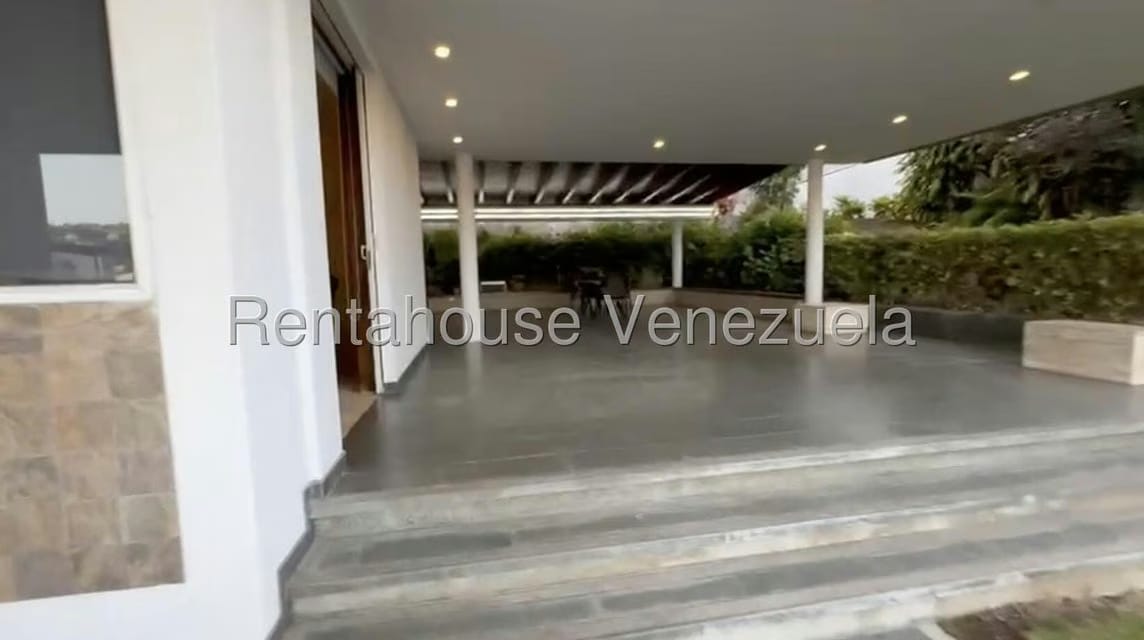 Casa (Multipes Niveles) en Alquiler en Prados del Este, Distrito Metropolitano - 20