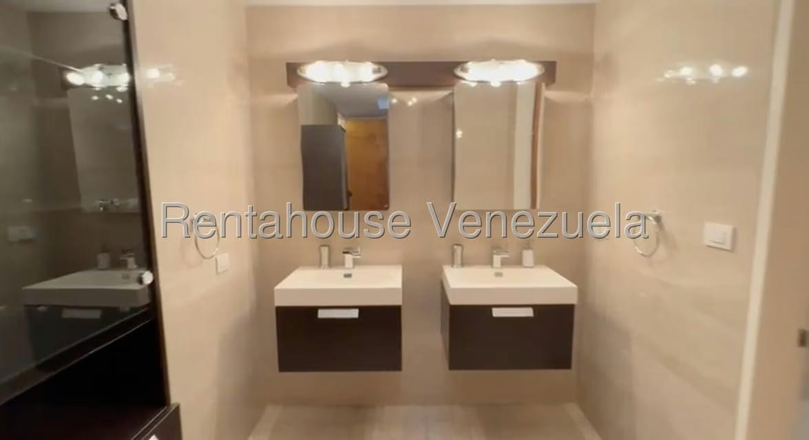 Casa (Multipes Niveles) en Alquiler en Prados del Este, Distrito Metropolitano - 27
