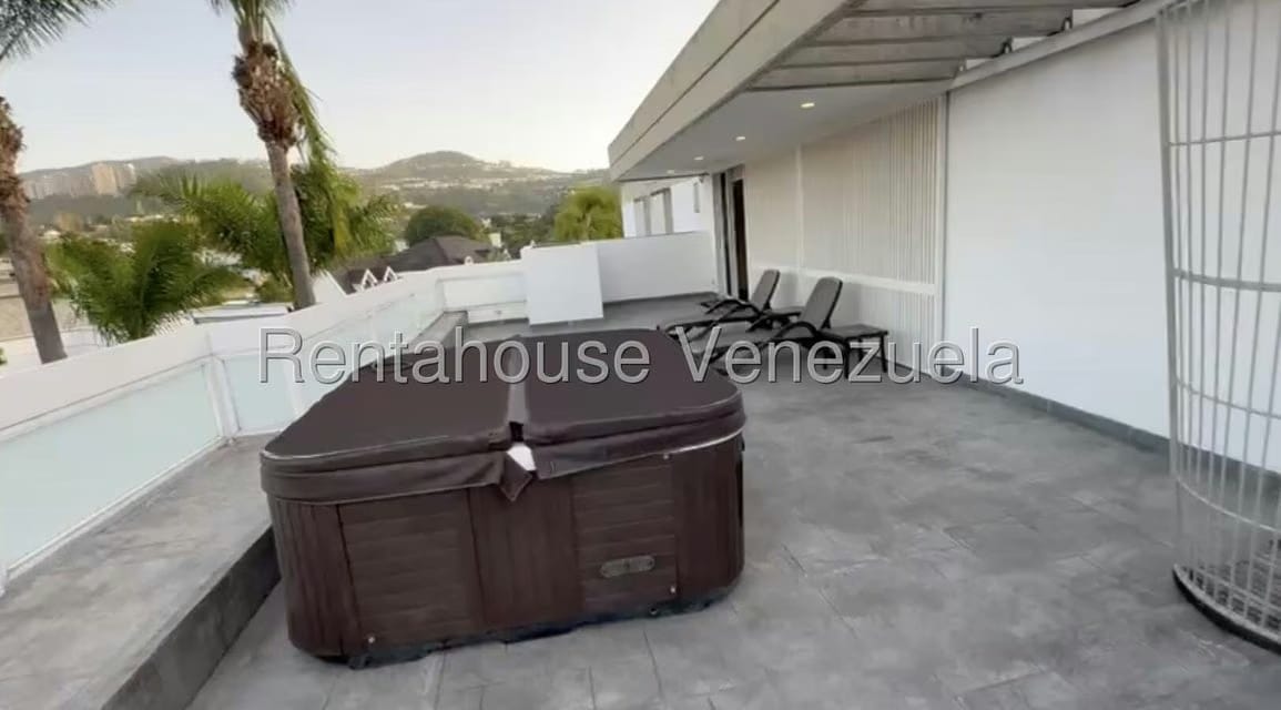 Casa (Multipes Niveles) en Alquiler en Prados del Este, Distrito Metropolitano - 35