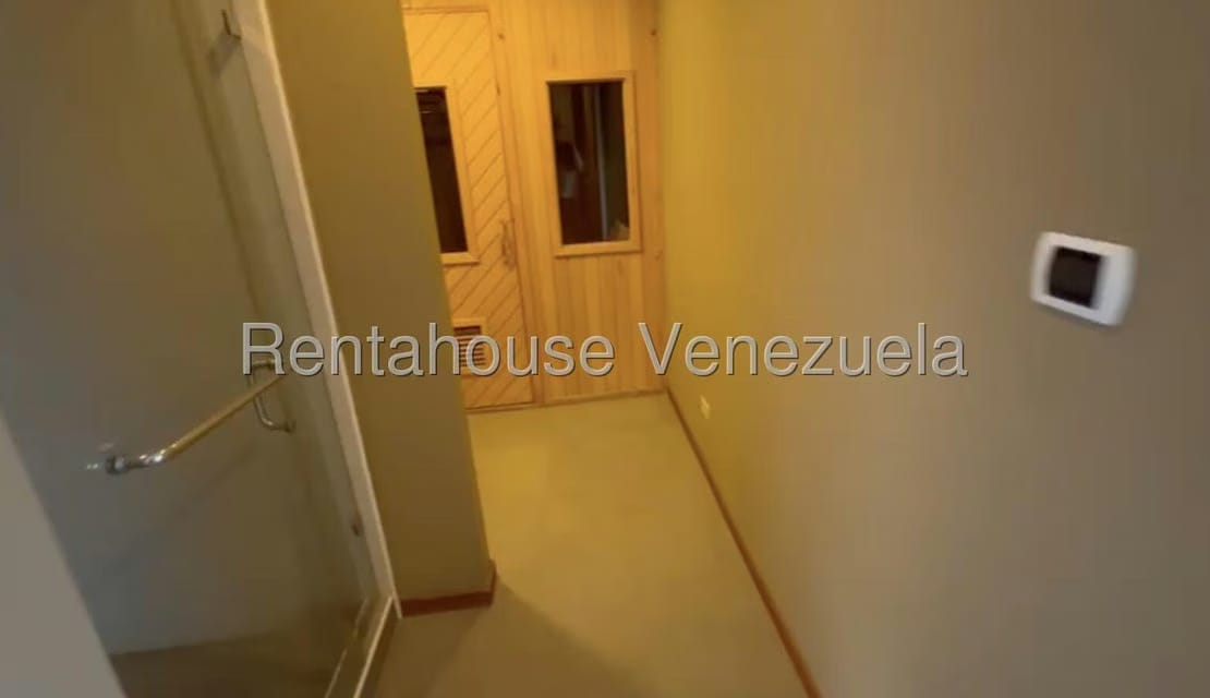 Casa (Multipes Niveles) en Alquiler en Prados del Este, Distrito Metropolitano - 39