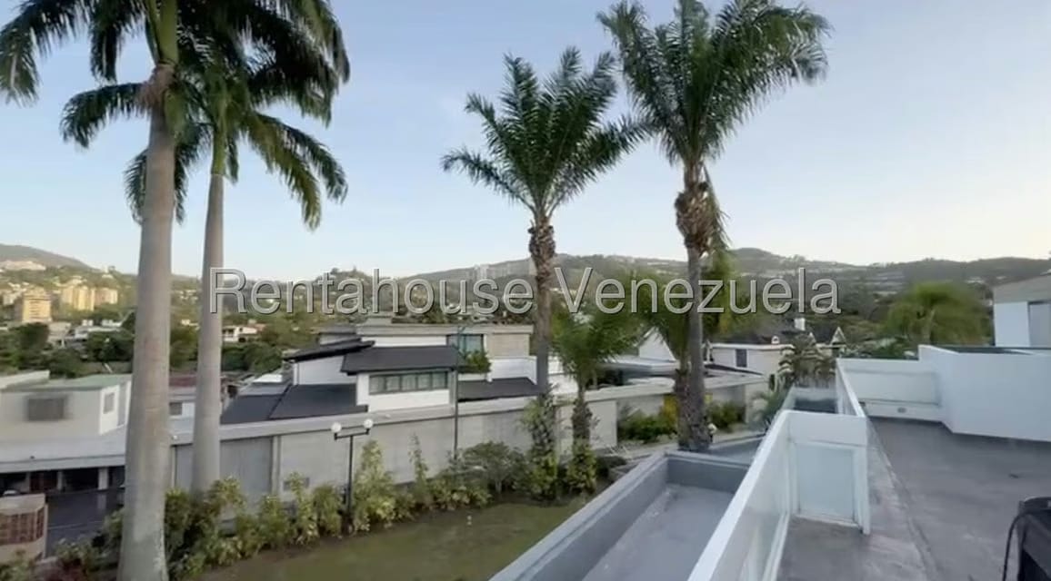 Casa (Multipes Niveles) en Alquiler en Prados del Este, Distrito Metropolitano - 45