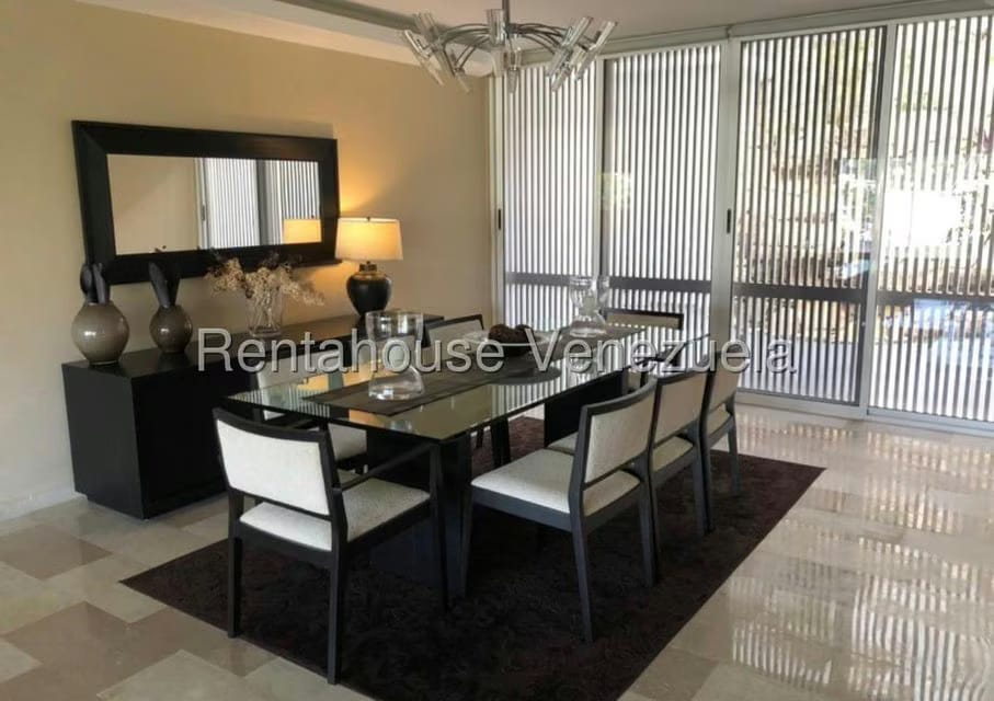 Casa (Multipes Niveles) en Alquiler en Prados del Este, Distrito Metropolitano - 8