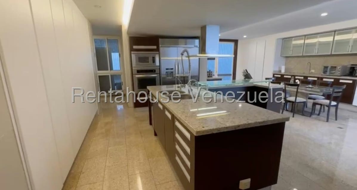Casa (Multipes Niveles) en Alquiler en Prados del Este, Distrito Metropolitano - 9