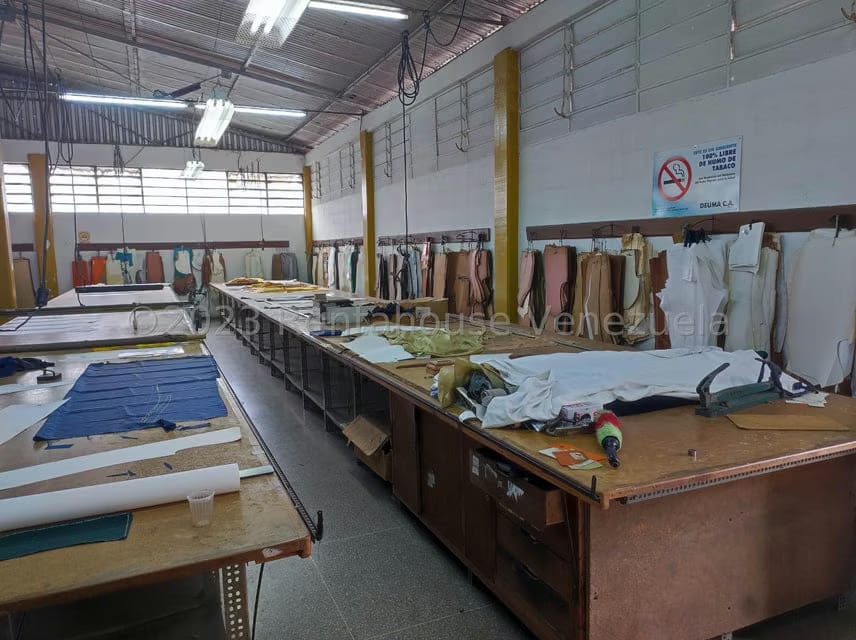 Comercial (Galpon - Deposito) en Venta en El Tambor, Miranda - 12