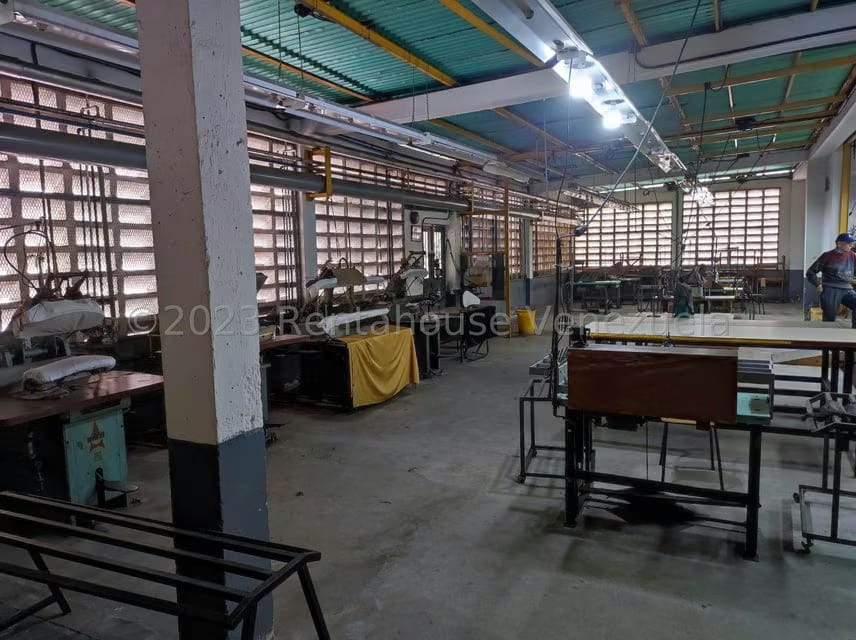 Comercial (Galpon - Deposito) en Venta en El Tambor, Miranda - 25