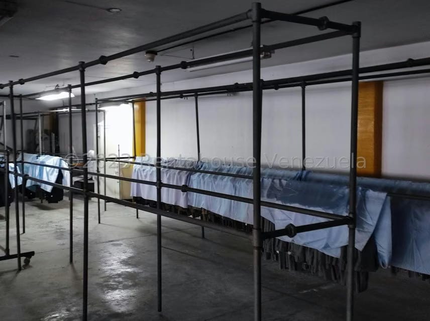 Comercial (Galpon - Deposito) en Venta en El Tambor, Miranda - 34