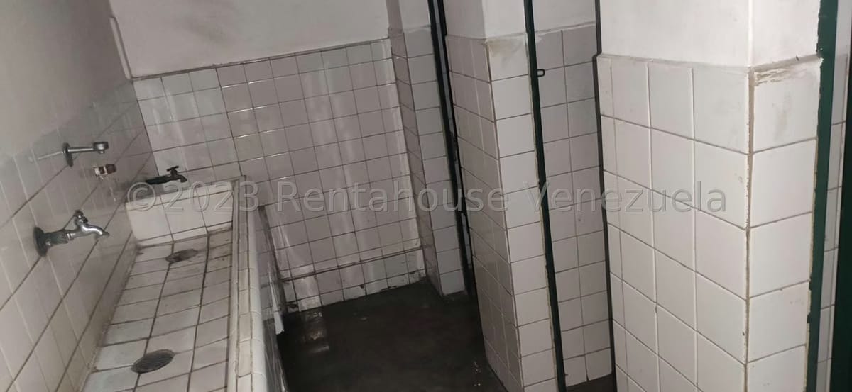 Comercial (Galpon - Deposito) en Venta en El Tambor, Miranda - 70