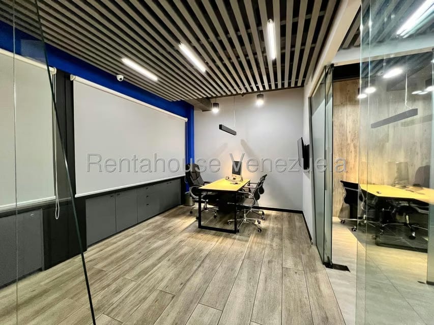 Comercial (Oficina) en Venta en Santa Paula, Distrito Metropolitano - 11