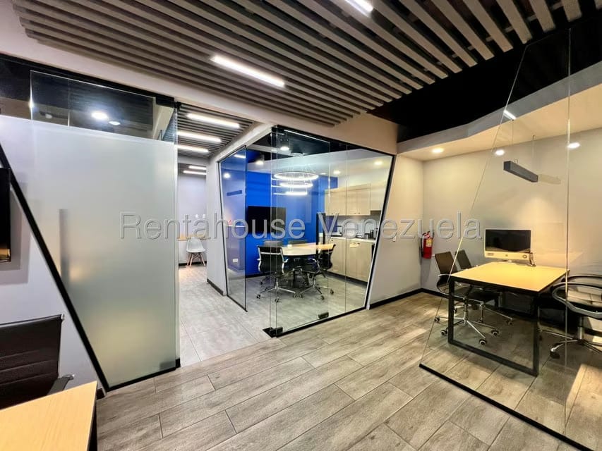 Comercial (Oficina) en Venta en Santa Paula, Distrito Metropolitano - 13