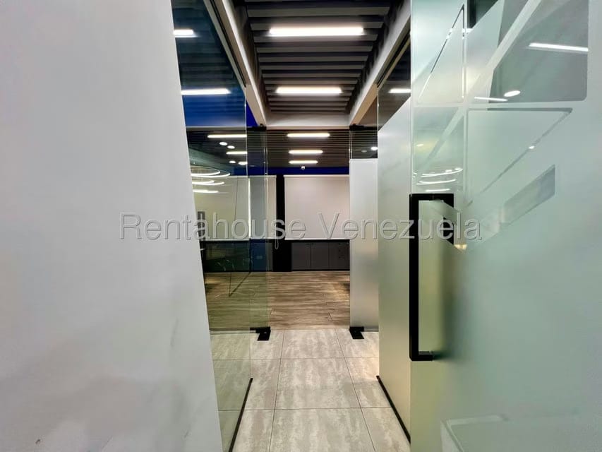 Comercial (Oficina) en Venta en Santa Paula, Distrito Metropolitano - 6