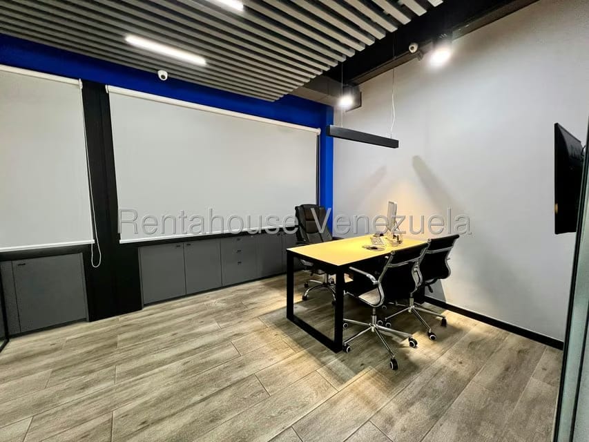 Comercial (Oficina) en Venta en Santa Paula, Distrito Metropolitano - 9
