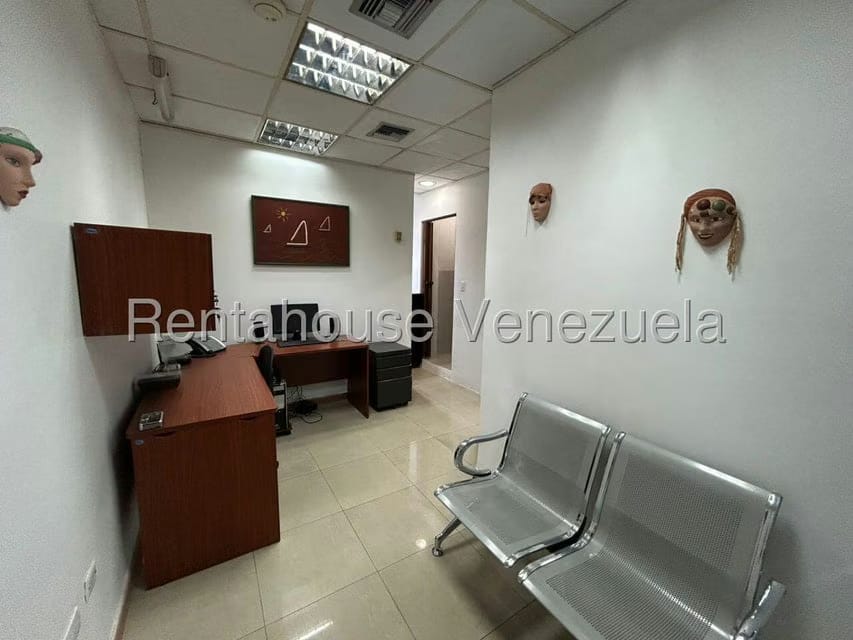Comercial (Oficina) en Venta en El Marques, Distrito Metropolitano - 4