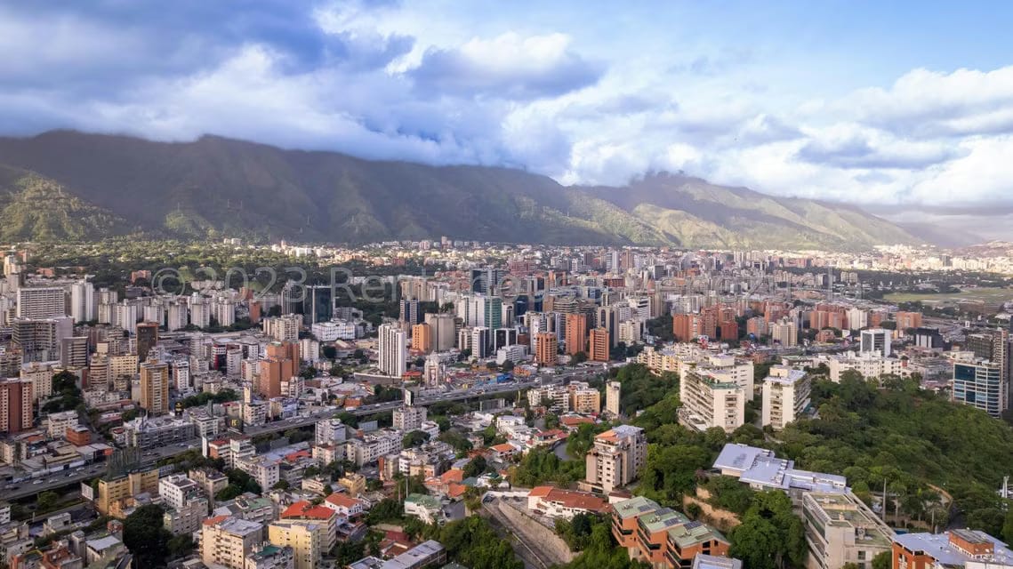 Casa (Duplex) en Venta en Colinas de Bello Monte, Distrito Metropolitano - 3
