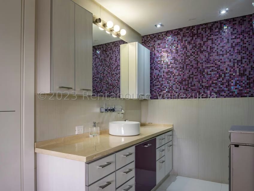 Casa (Duplex) en Venta en Colinas de Bello Monte, Distrito Metropolitano - 23
