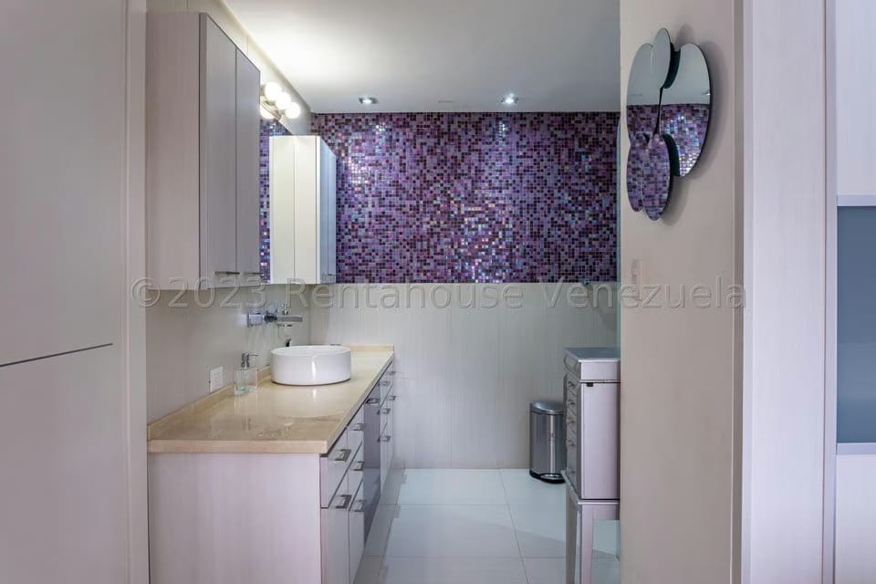 Casa (Duplex) en Venta en Colinas de Bello Monte, Distrito Metropolitano - 24