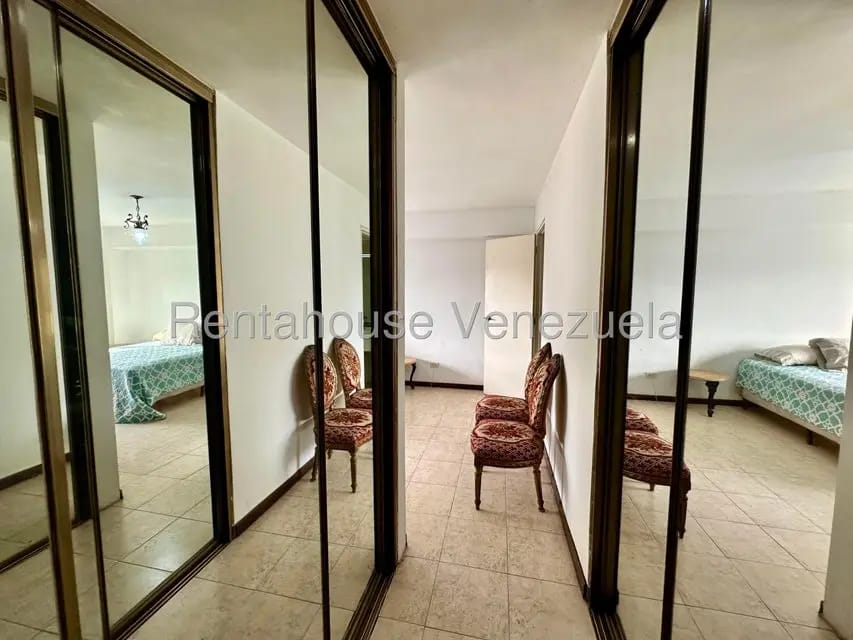 Apartamento (1 Nivel) en Venta en Las Esmeraldas, Distrito Metropolitano - 23